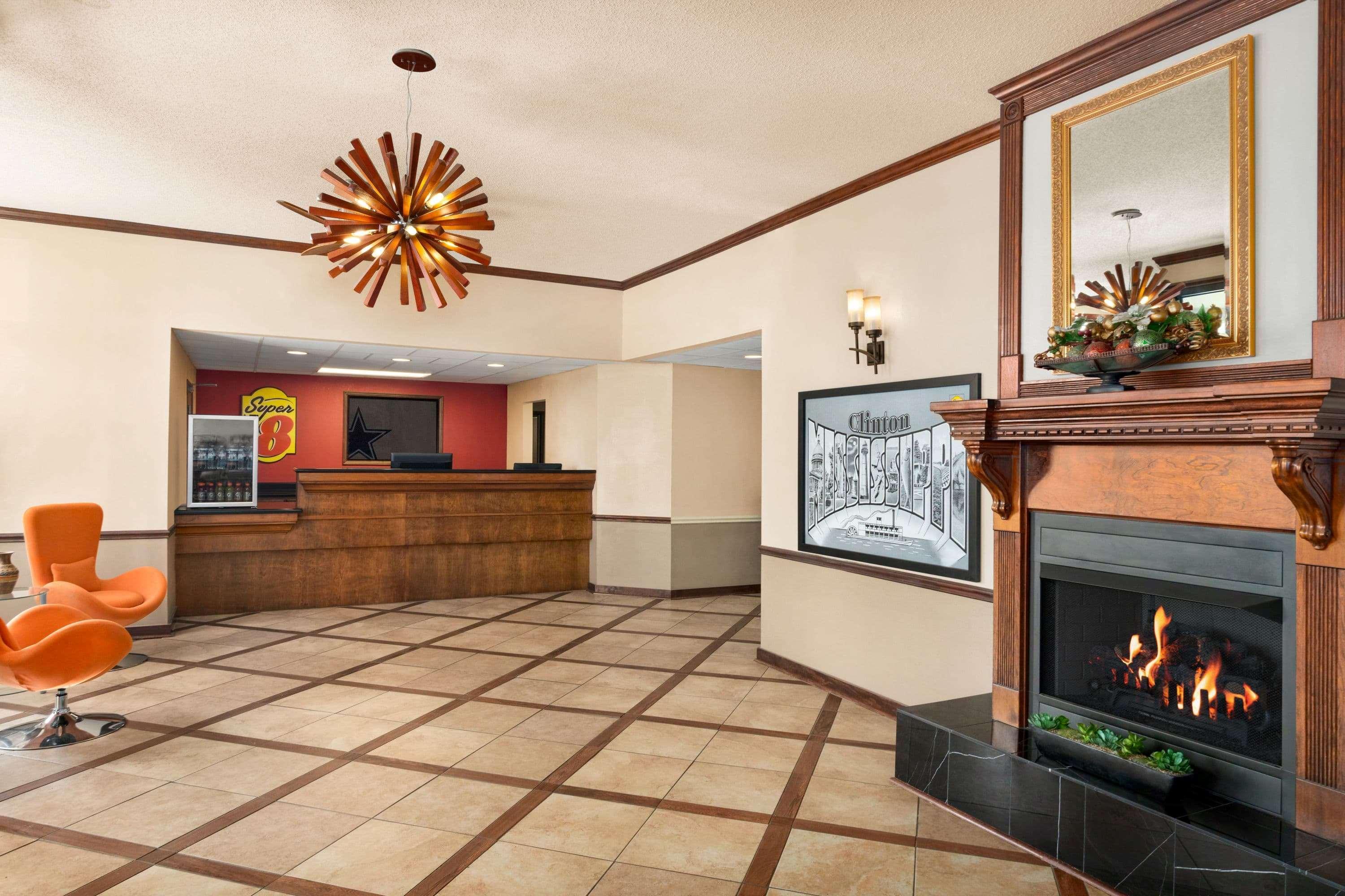 Super 8 By Wyndham Clinton Otel Dış mekan fotoğraf