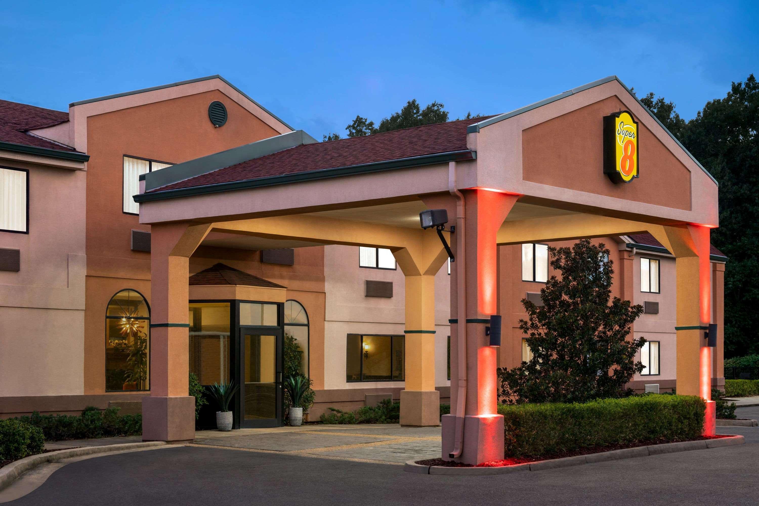 Super 8 By Wyndham Clinton Otel Dış mekan fotoğraf