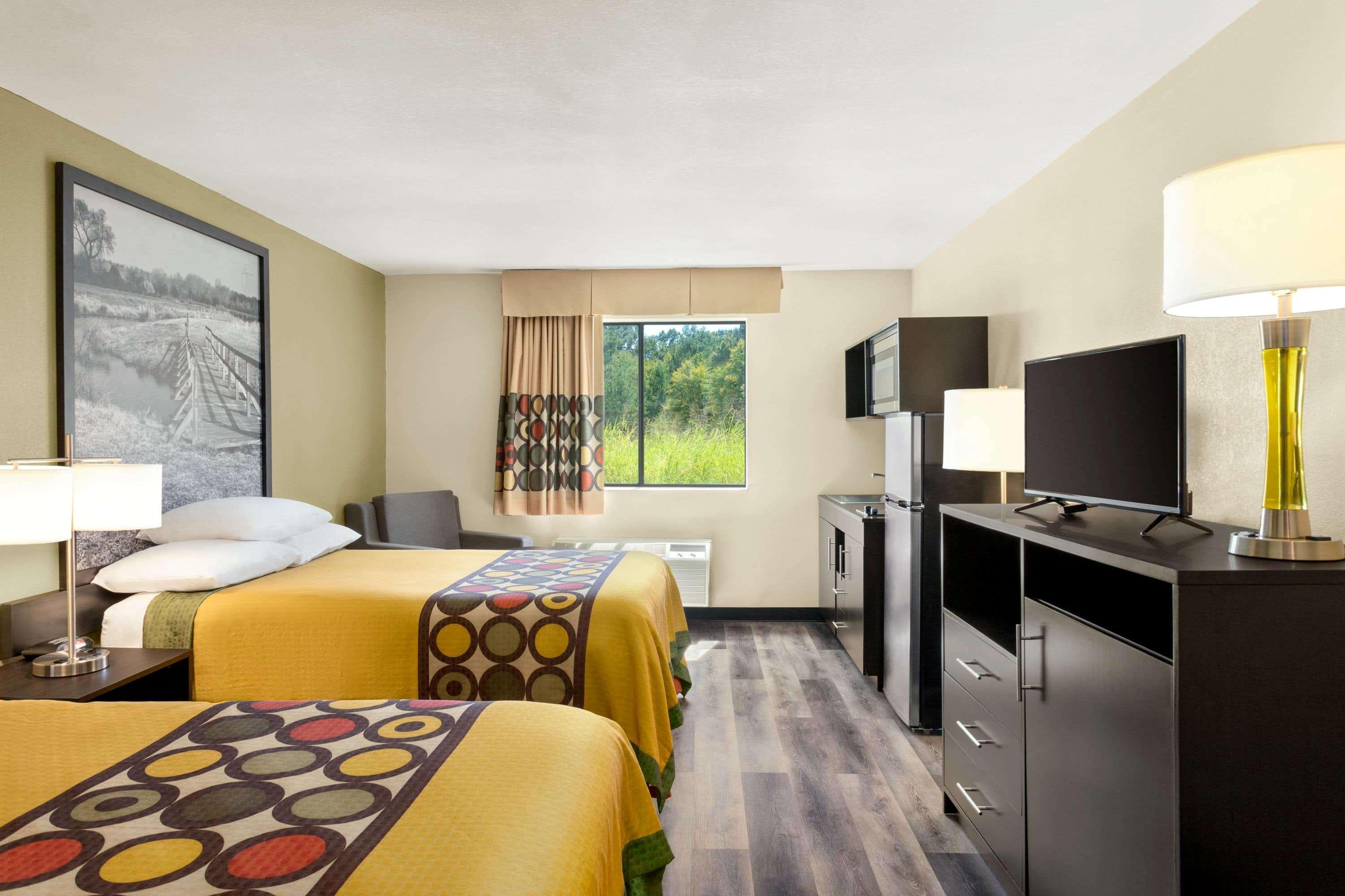 Super 8 By Wyndham Clinton Otel Dış mekan fotoğraf